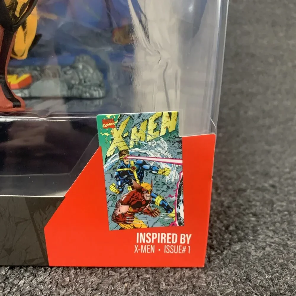 McFarlane Toys Marvel WOLVERINE  1:10th Scale  posed figure w/base/scene New